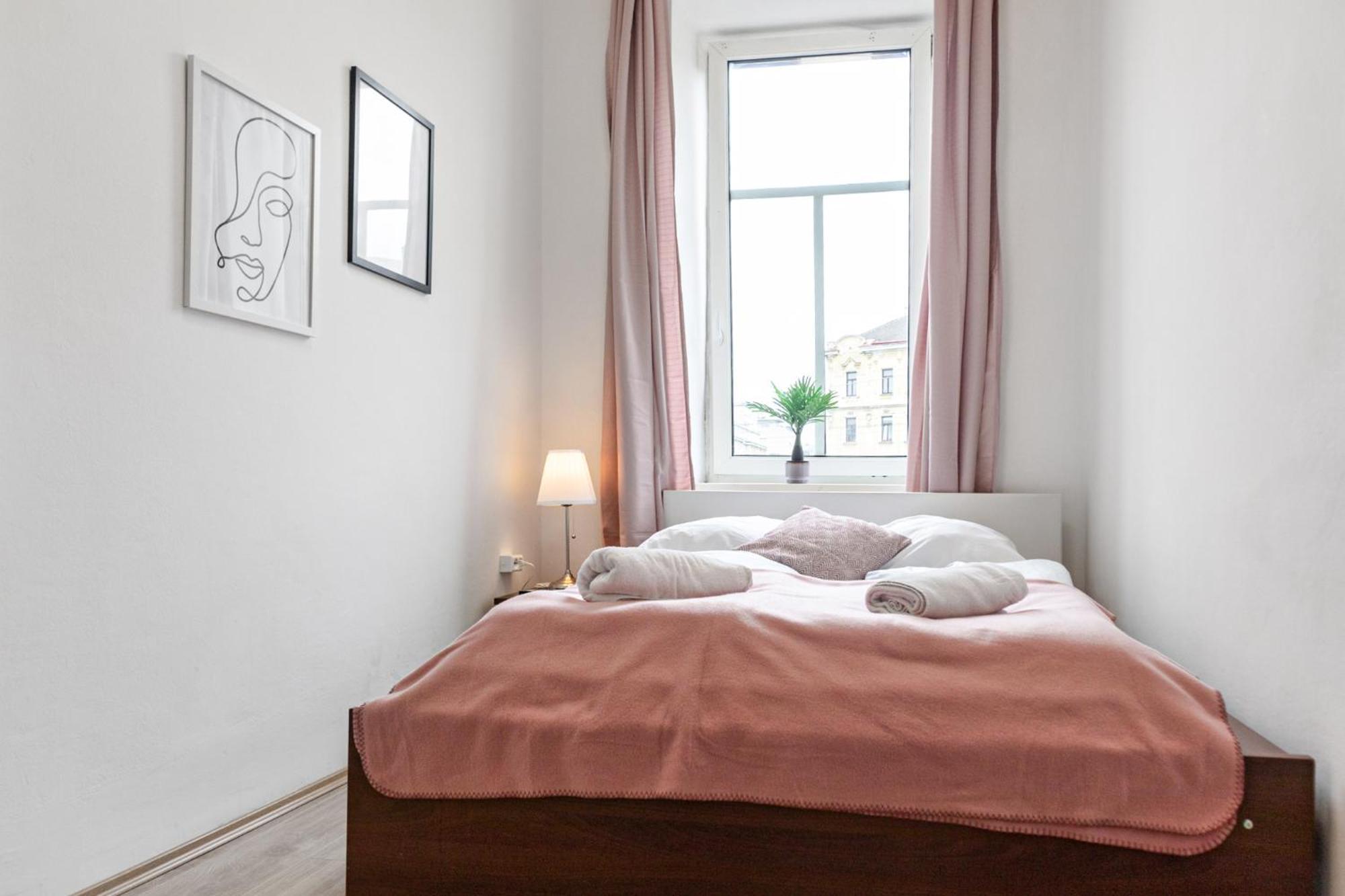 Massive 6br Shared At Millenium For Big Groups Apartment