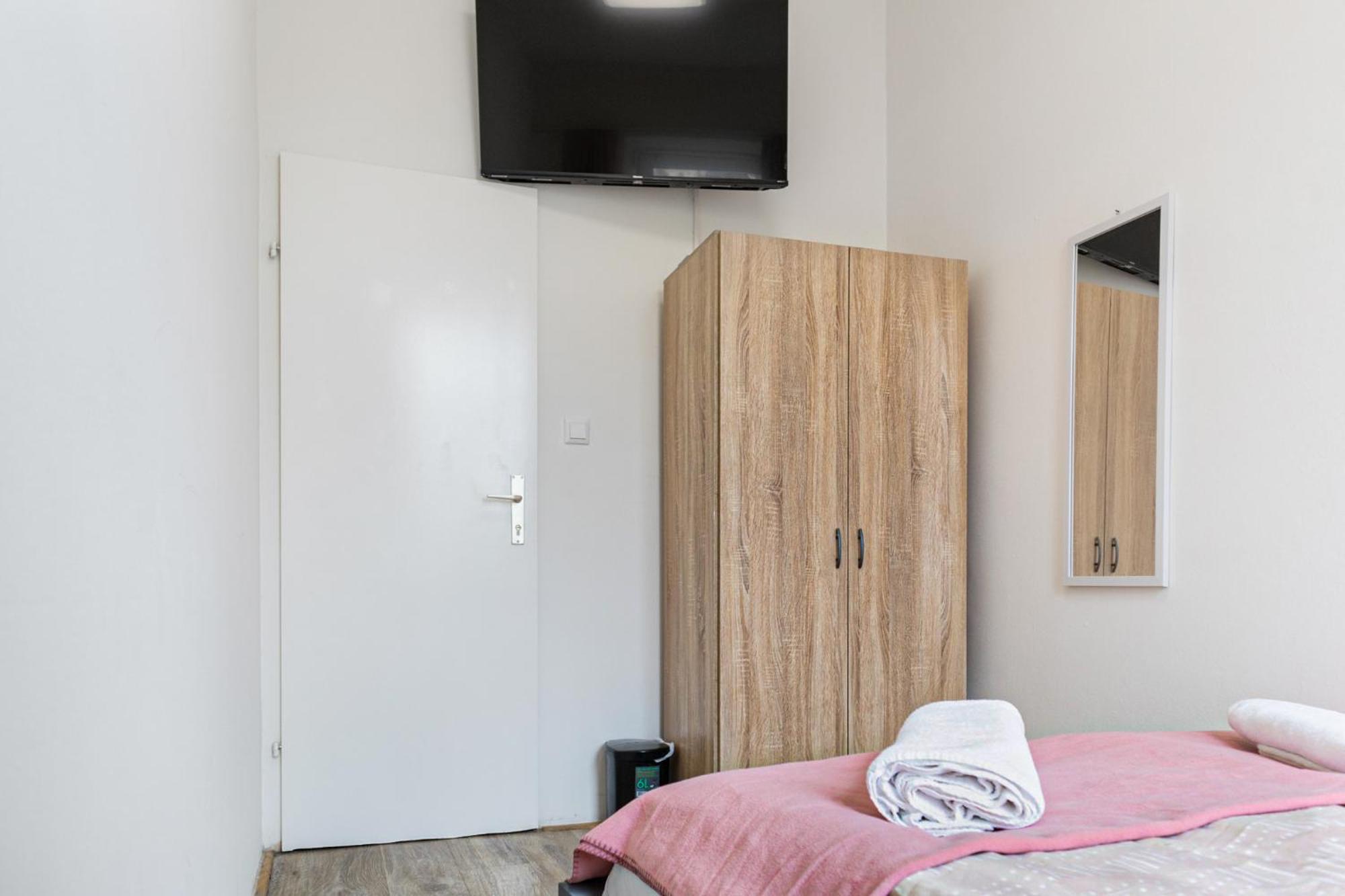 Massive 6br Shared At Millenium For Big Groups Apartment *