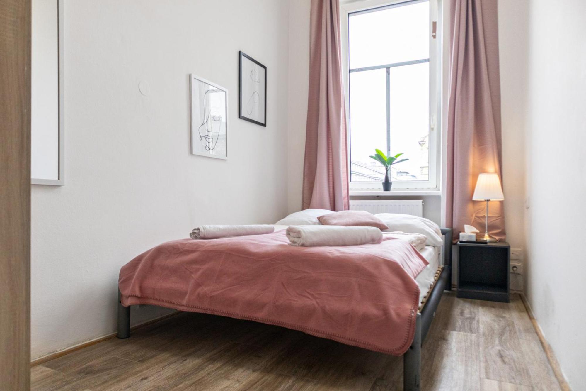 Apartment Massive 6br Shared At Millenium For Big Groups Wien