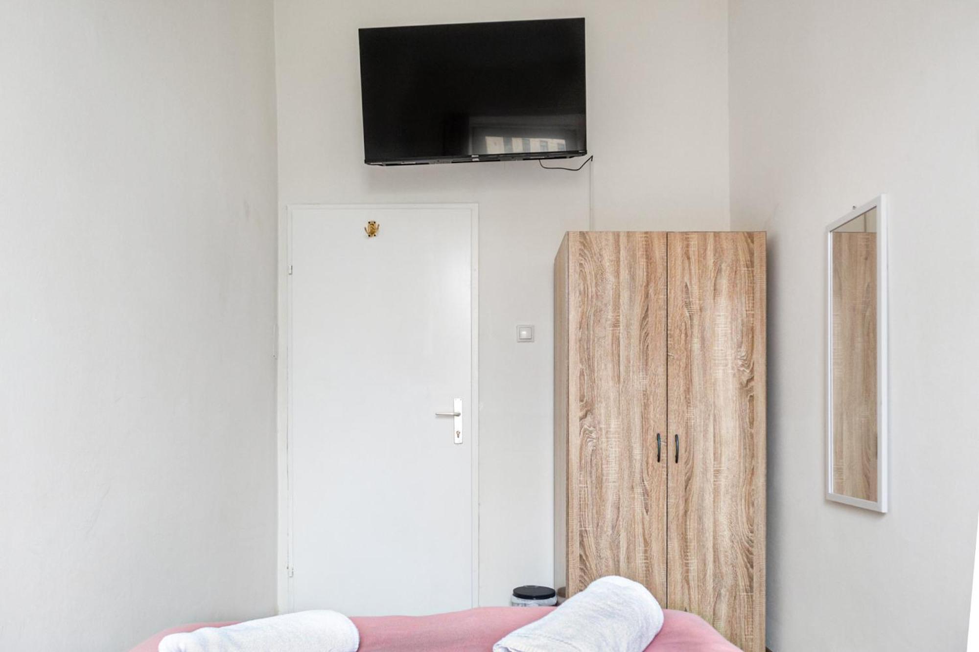 Massive 6br Shared At Millenium For Big Groups *