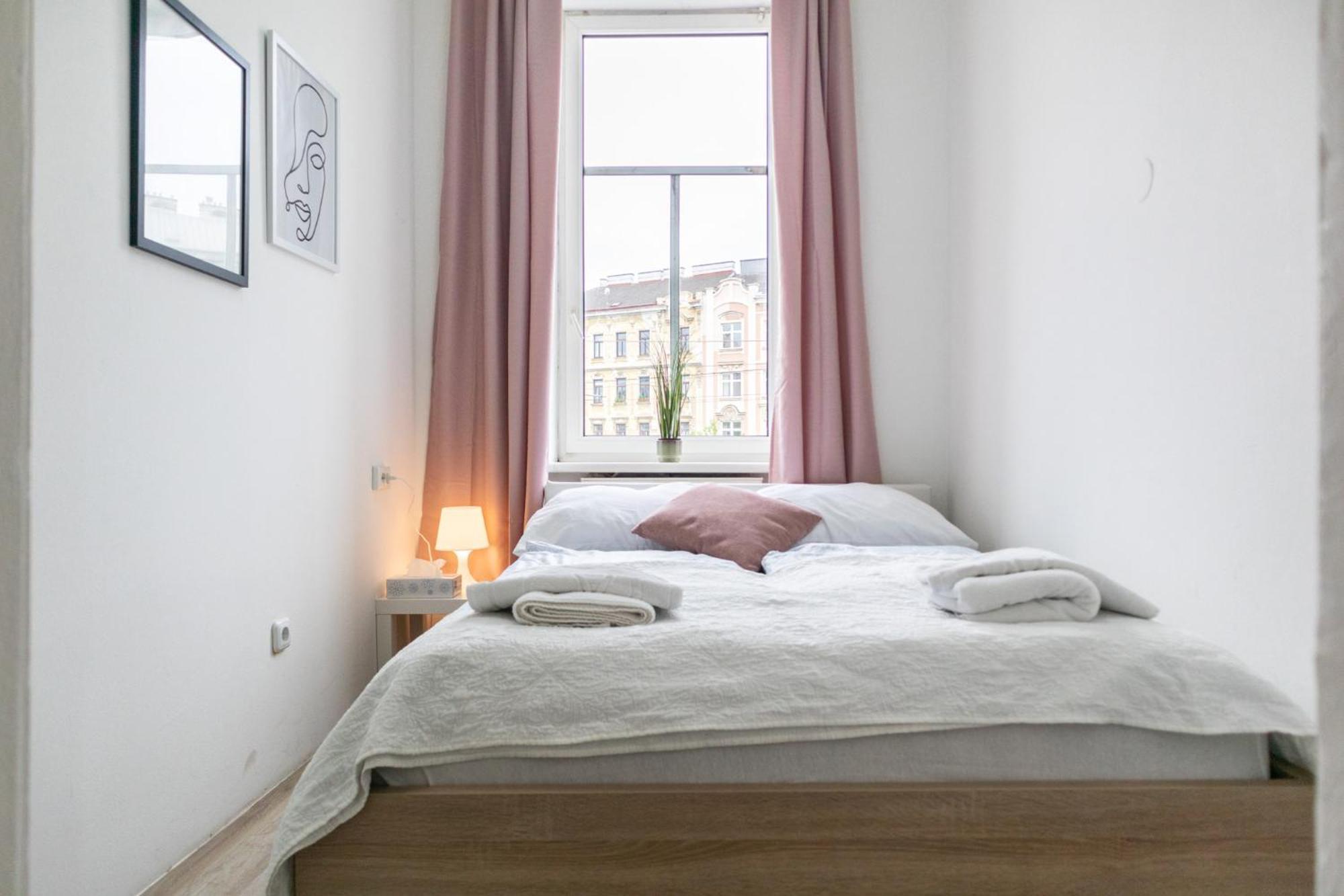 Massive 6br Shared At Millenium For Big Groups Apartment Wien